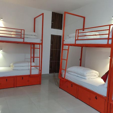 Live Free Hostel Варанаси Екстериор снимка
