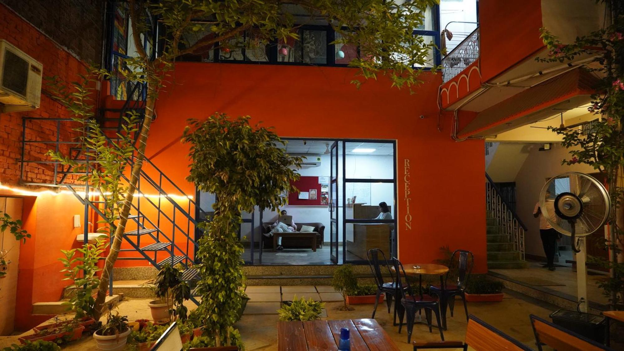 Live Free Hostel Варанаси Екстериор снимка