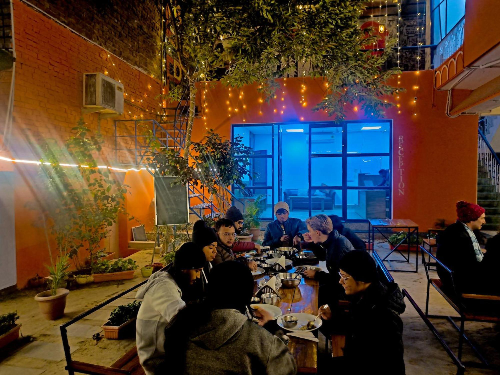 Live Free Hostel Варанаси Екстериор снимка