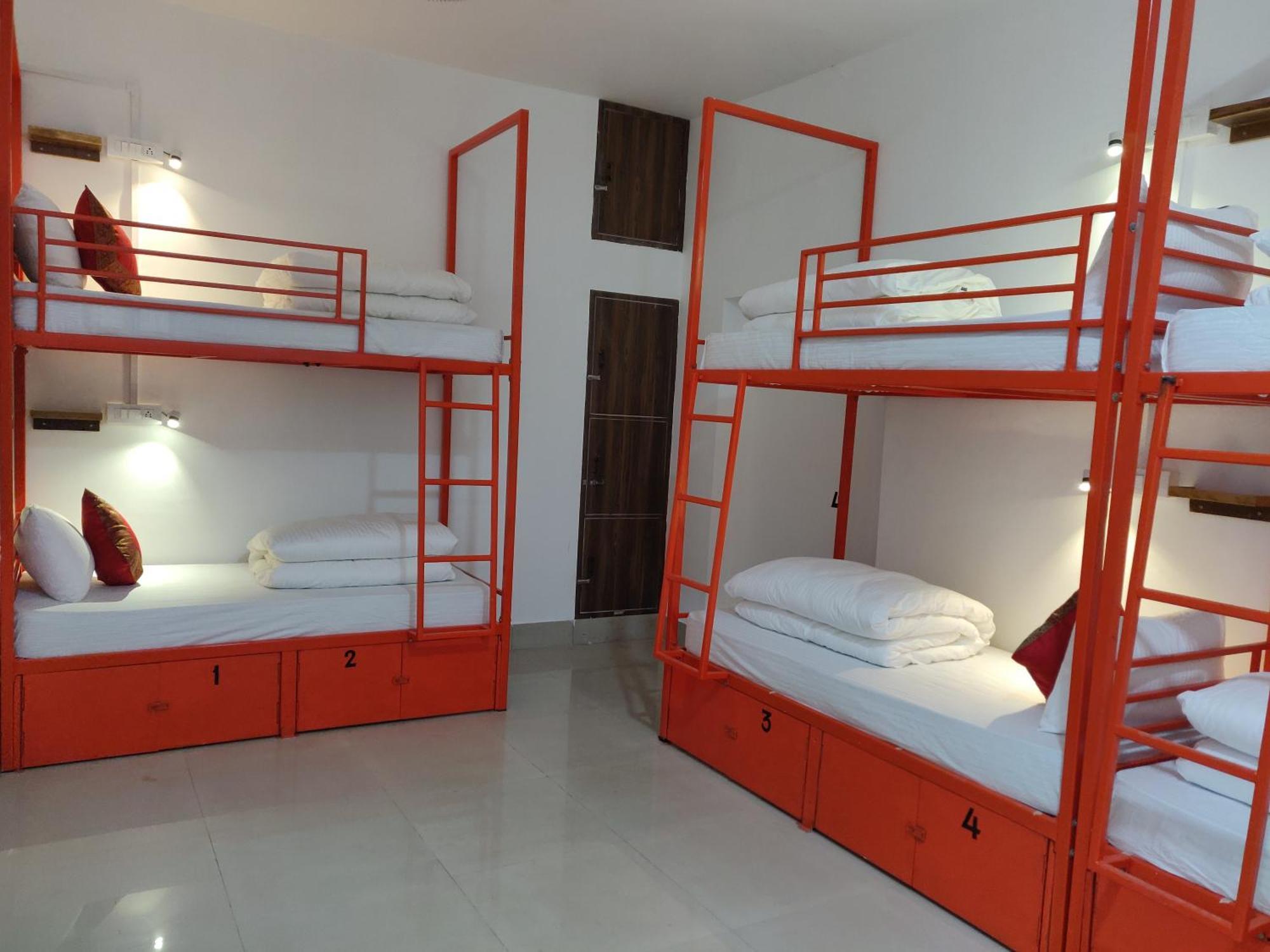 Live Free Hostel Варанаси Екстериор снимка