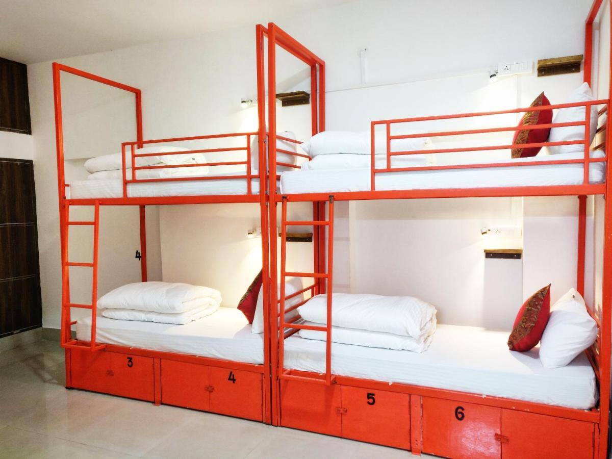 Live Free Hostel Варанаси Екстериор снимка